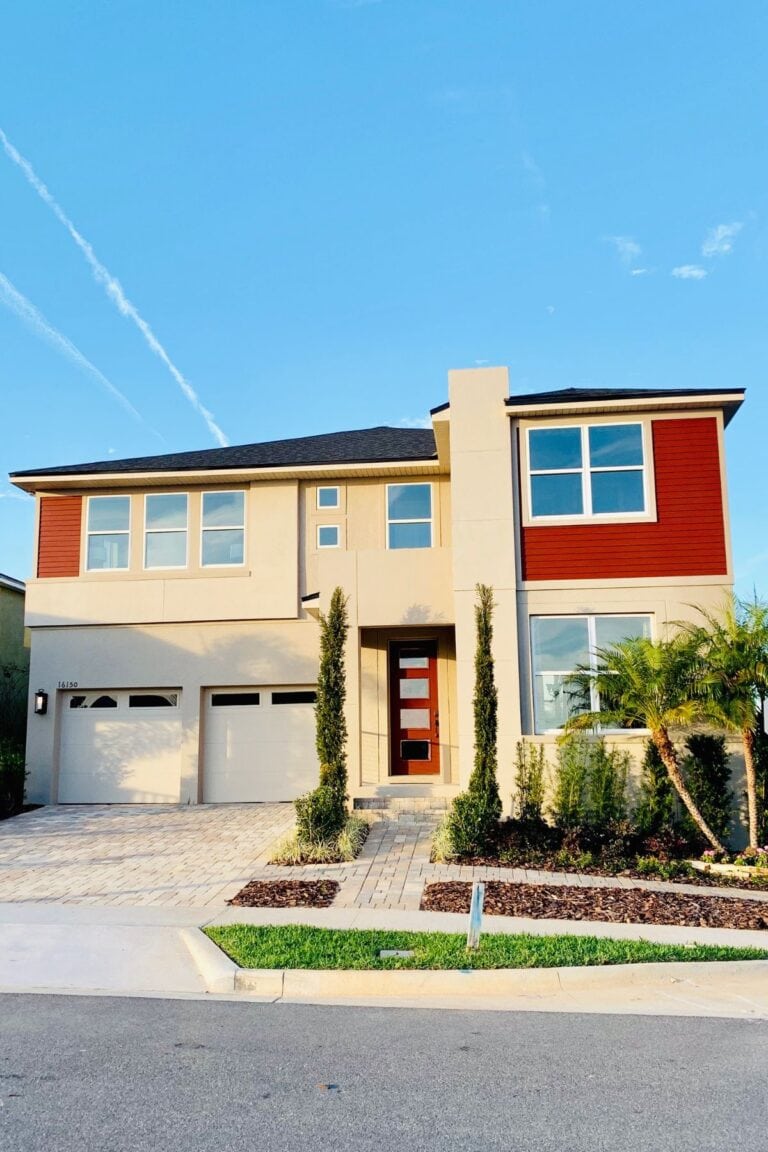 20 Trendy Exterior Paint Colors for Florida Homes (2026 Guide)