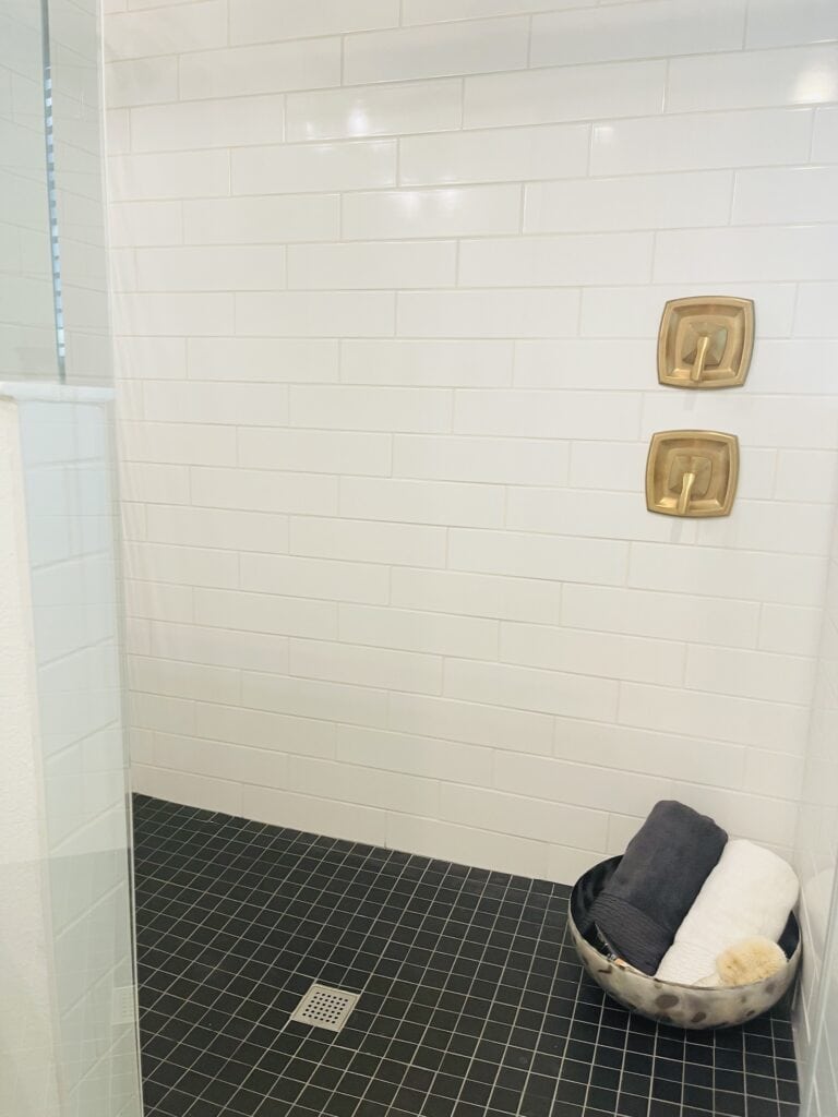 Shower Wall Ideas: 6 Modern Finishes for Your Bathroom