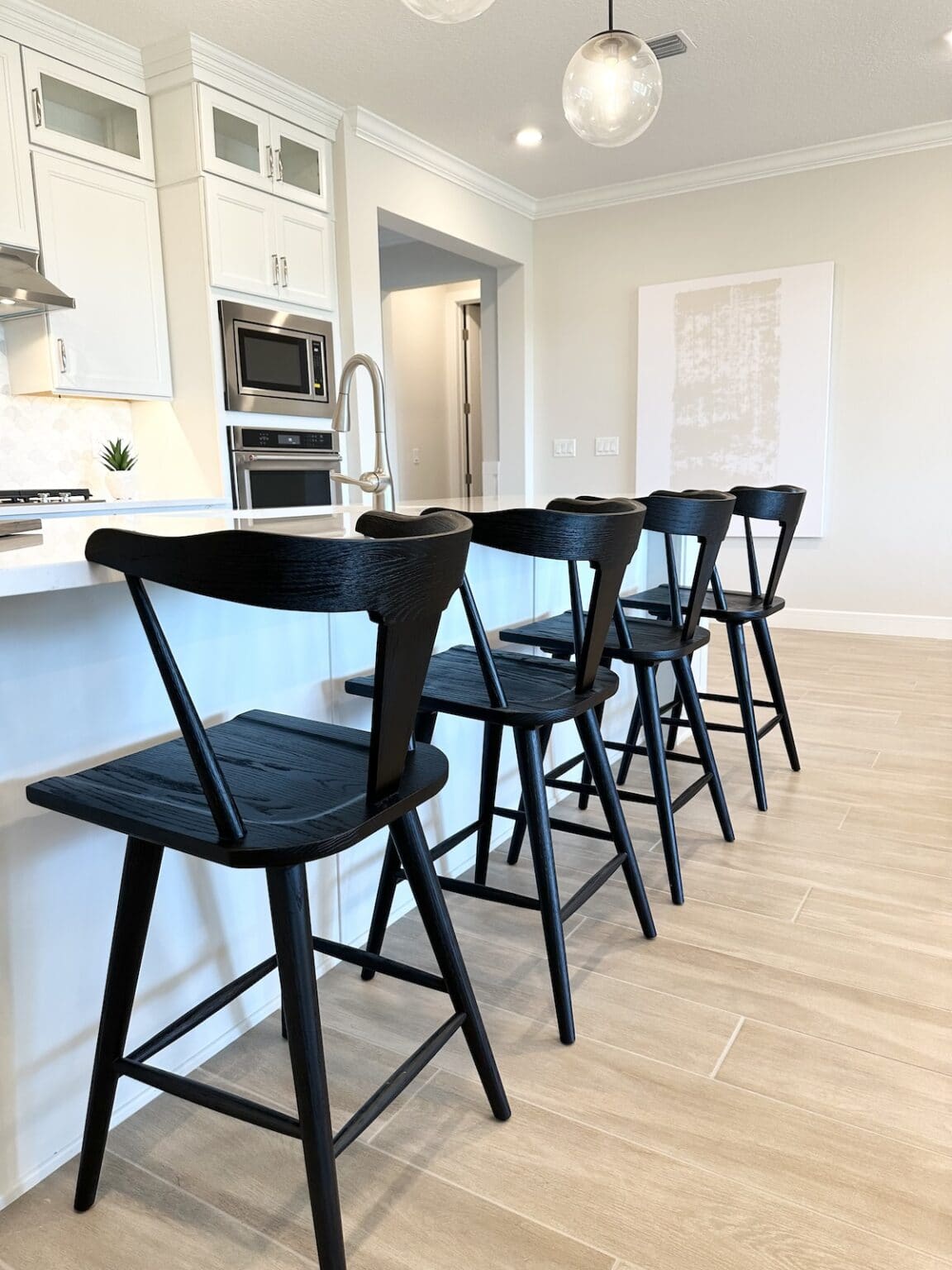 The Timeless Elegance of Black and White Interior Design | Florida ...