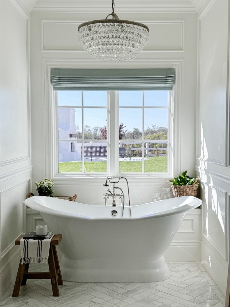 10 Ways to Create a Relaxing Oasis in Your Master Bathroom