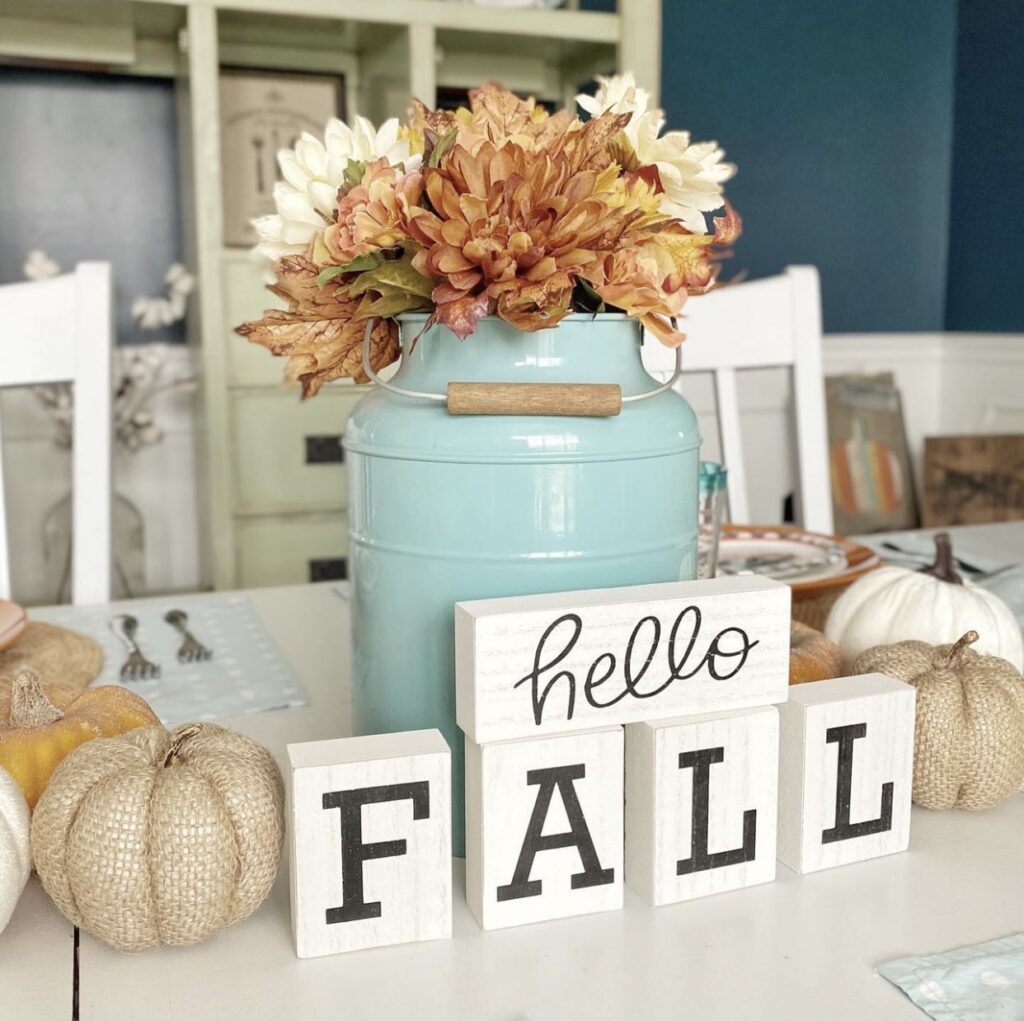 25 Gorgeous Fall Table Centerpiece Ideas for a Cozy Dinner Party